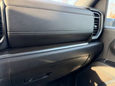 Used 2024 Chevrolet Silverado 3500 LT image 20