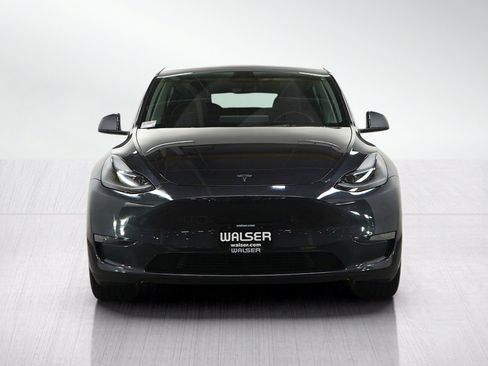 Used 2024 Tesla Model Y Long Range AWD/4WD image 8