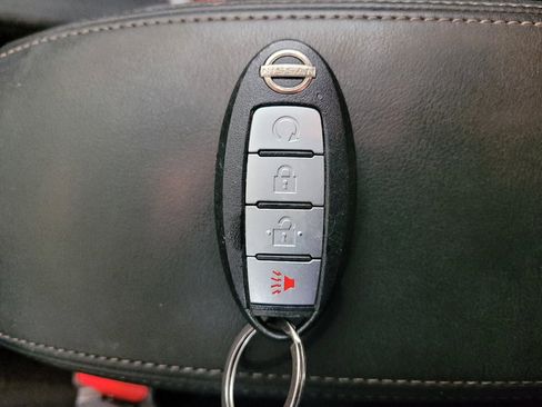 Used 2022 Nissan Kicks SR w/ Interior Electronics Package FWD image 32