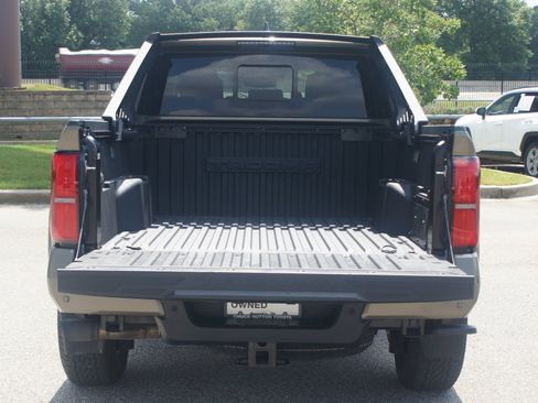 Used 2024 Toyota Tacoma TRD Off-Road w/ TRD Off Road Premium Package AWD/4WD image 17