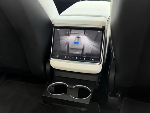 Used 2023 Tesla Model X Plaid image 32