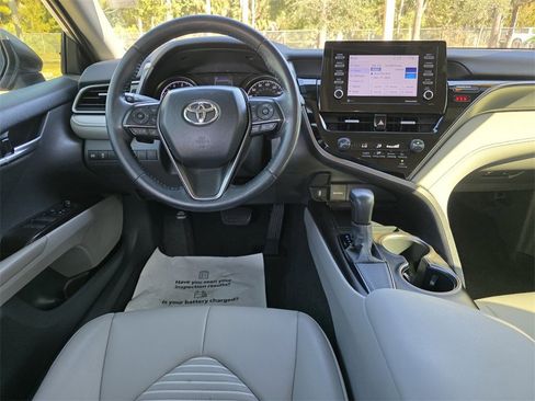 Used 2021 Toyota Camry SE image 7