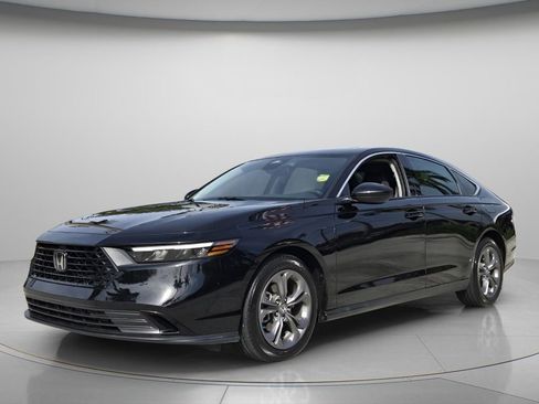 Certified 2024 Honda Accord EX image 8