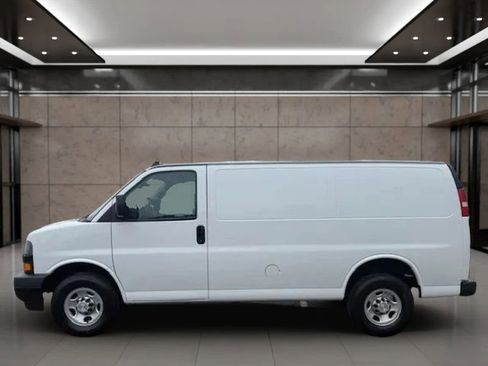 Used 2019 Chevrolet Express 2500 image 5