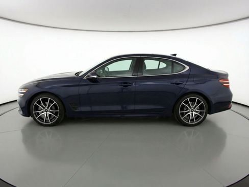 Used 2025 Genesis G70 2.5T image 5