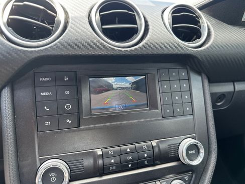 Used 2019 Ford Mustang Coupe RWD image 27