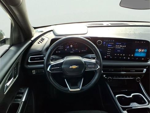 Used 2024 Chevrolet Traverse LT image 14