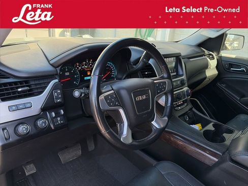 Used 2020 GMC Yukon XL SLT w/ Graphite Performance Edition image 10