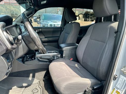 Used 2018 Toyota Tacoma TRD Sport RWD image 8