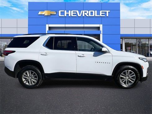Certified 2023 Chevrolet Traverse LT image 4