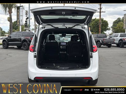 Used 2026 Chrysler Pacifica Limited w/ S Appearance Package FWD image 25