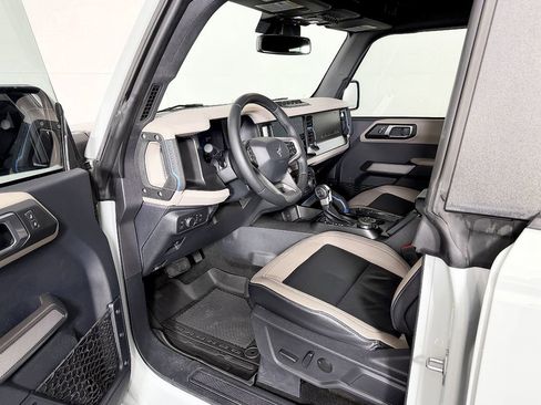 Used 2021 Ford Bronco Wildtrak image 38