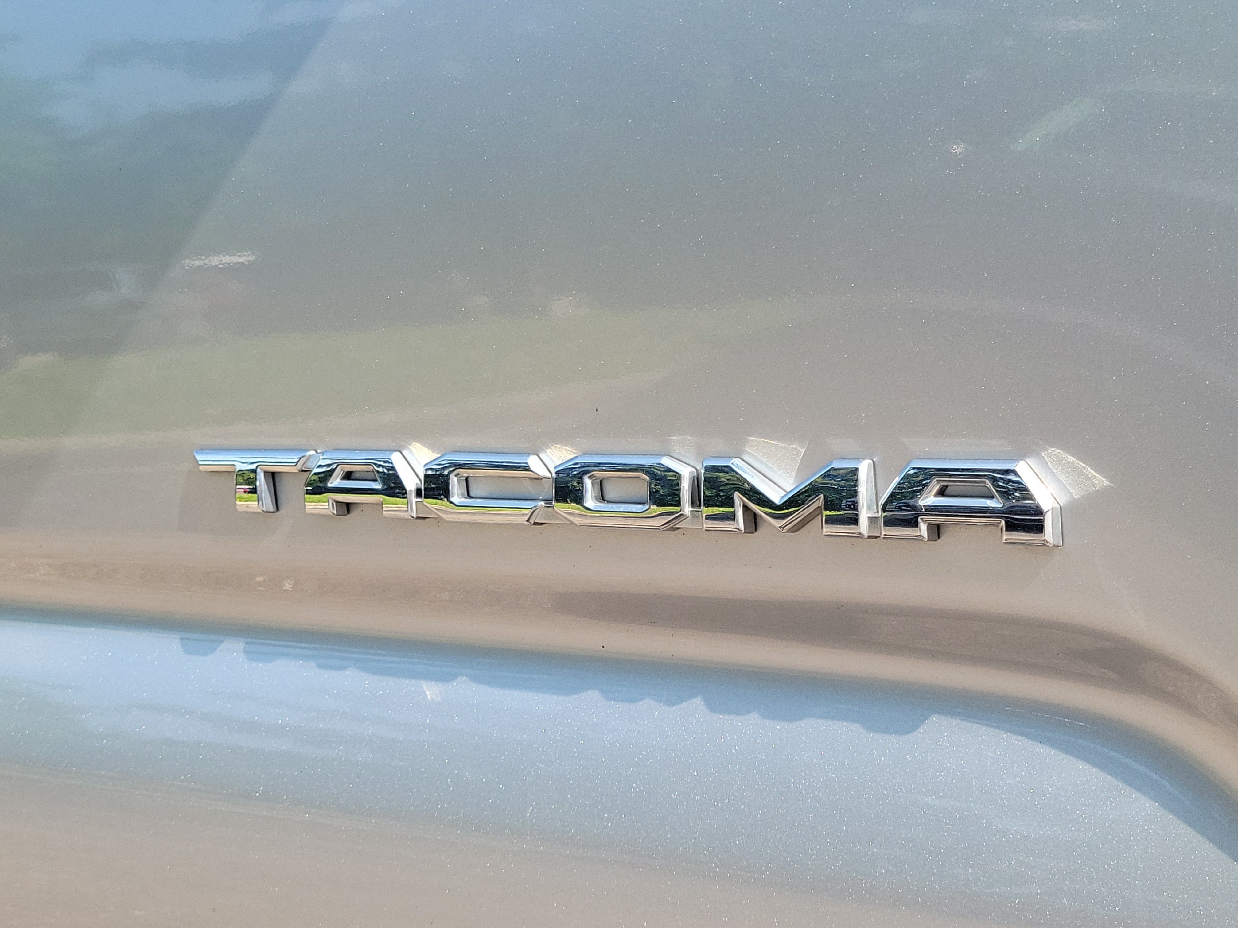 Used 2022 Toyota Tacoma SR5 w/ SR5 Appearance Package (SM) AWD/4WD image 6