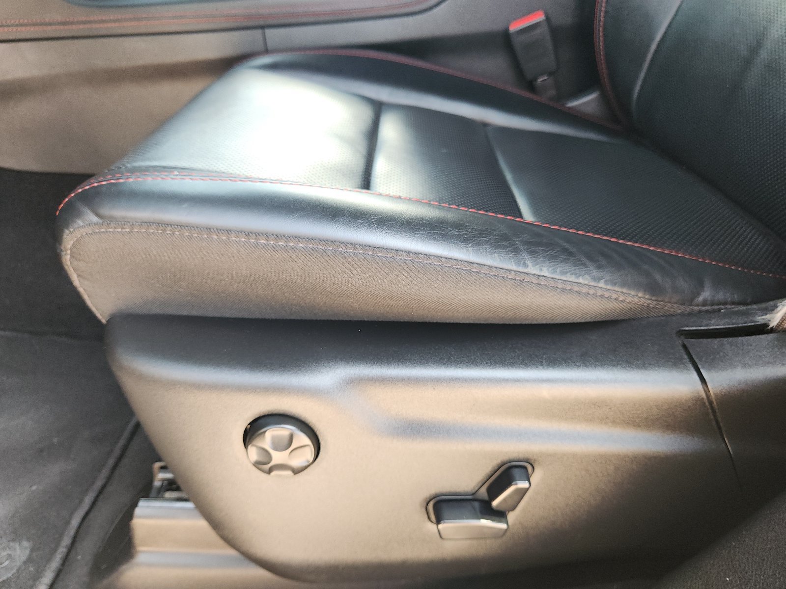 Used 2025 Dodge Durango GT AWD/4WD image 28