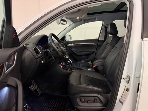 Used 2015 Audi Q3 2.0T Prestige w/ Prestige Package image 5