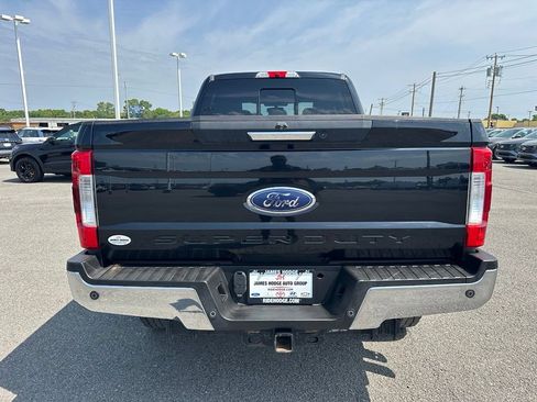 Used 2017 Ford F250 Lariat w/ Lariat Value Package AWD/4WD image 6