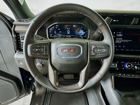 Certified 2025 GMC Sierra 2500 AT4 w/ AT4 Preferred Package AWD/4WD image 9