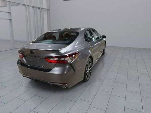 Used 2024 Toyota Camry SE AWD/4WD image 8