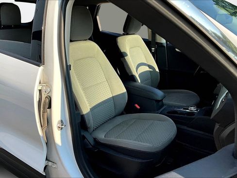 Used 2020 Ford Escape SE image 28