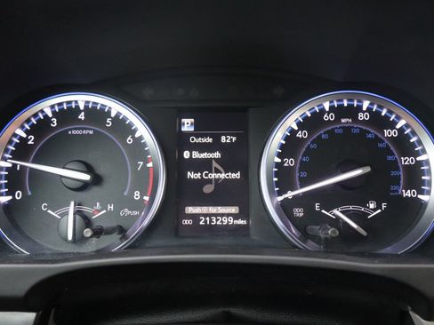 Used 2019 Toyota Highlander XLE AWD/4WD image 37