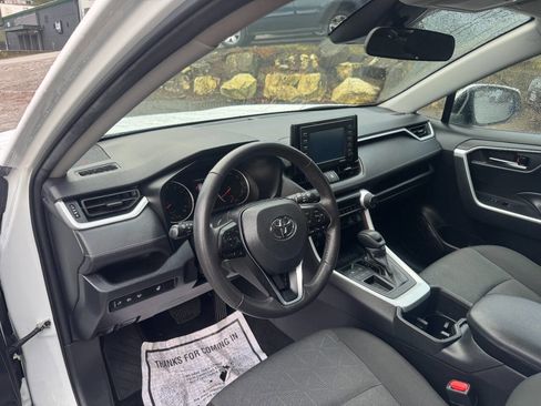 Used 2022 Toyota RAV4 XLE image 16