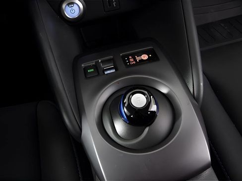 Used 2025 Nissan Leaf S FWD image 34