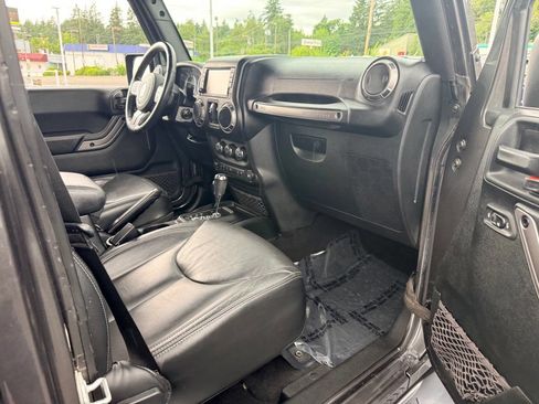 Used 2018 Jeep Wrangler Unlimited Sahara w/ Max Tow Package AWD/4WD image 25