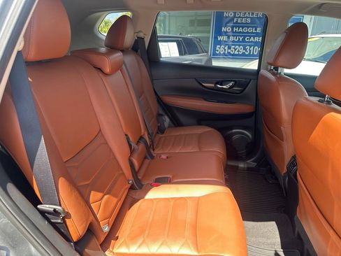 Used 2017 Nissan Rogue SL w/ SL Premium Package FWD image 29
