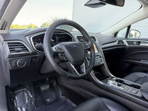 Used 2018 Ford Fusion SE w/ Equipment Group 602A FWD image 14