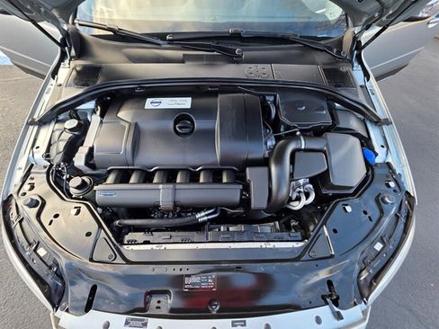 Used 2013 Volvo XC70 3.2 Platinum image 21