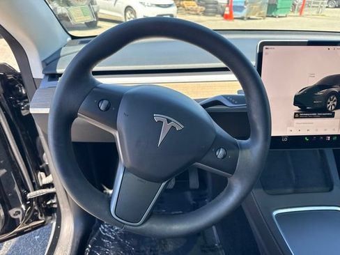 Used 2023 Tesla Model Y Long Range AWD/4WD image 21