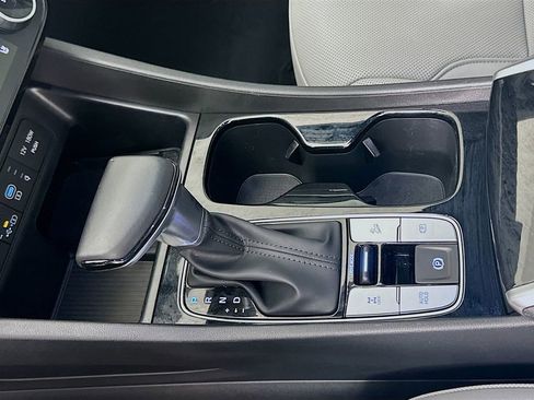 Certified 2025 Hyundai Santa Cruz Limited image 17