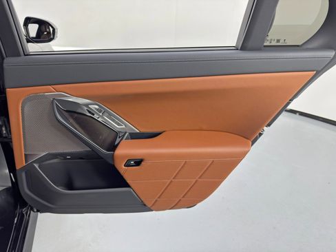 Used 2024 BMW i7 eDrive50 w/ M Sport Package image 55