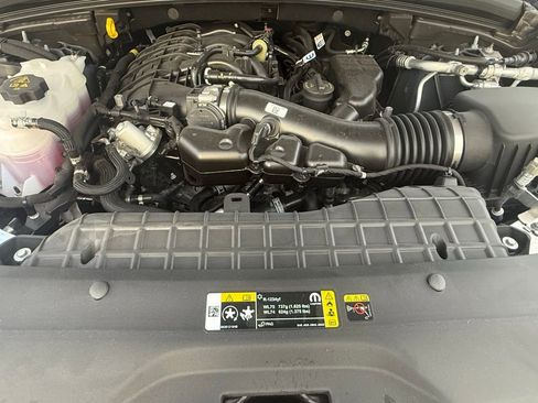 Certified 2025 Jeep Grand Cherokee L Laredo image 29