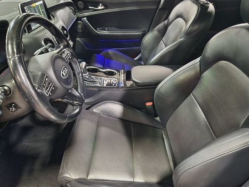 Used 2019 Kia Stinger Premium RWD image 29