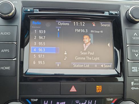 Used 2015 Toyota Camry XLE w/ Moonroof Package image 26