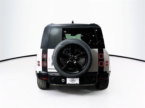 New 2026 Land Rover Defender 110 X-Dynamic SE image 6