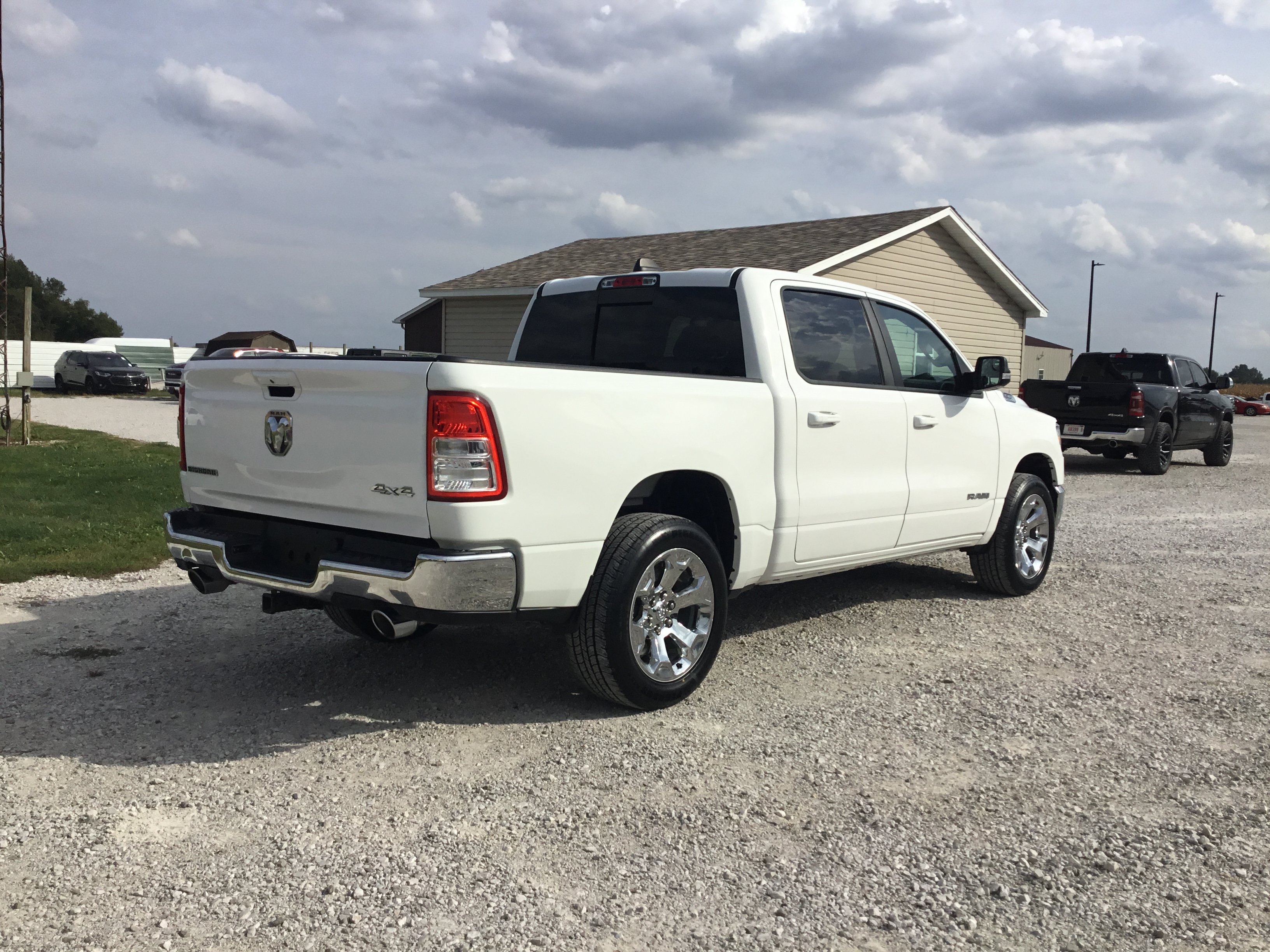 Used 2022 RAM 1500 Big Horn AWD/4WD image 3