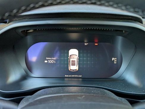 Used 2023 Volvo XC40 Recharge Ultimate image 19