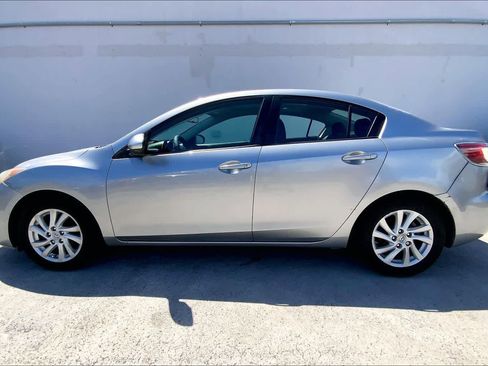 Used 2012 MAZDA MAZDA3 i Touring FWD image 3
