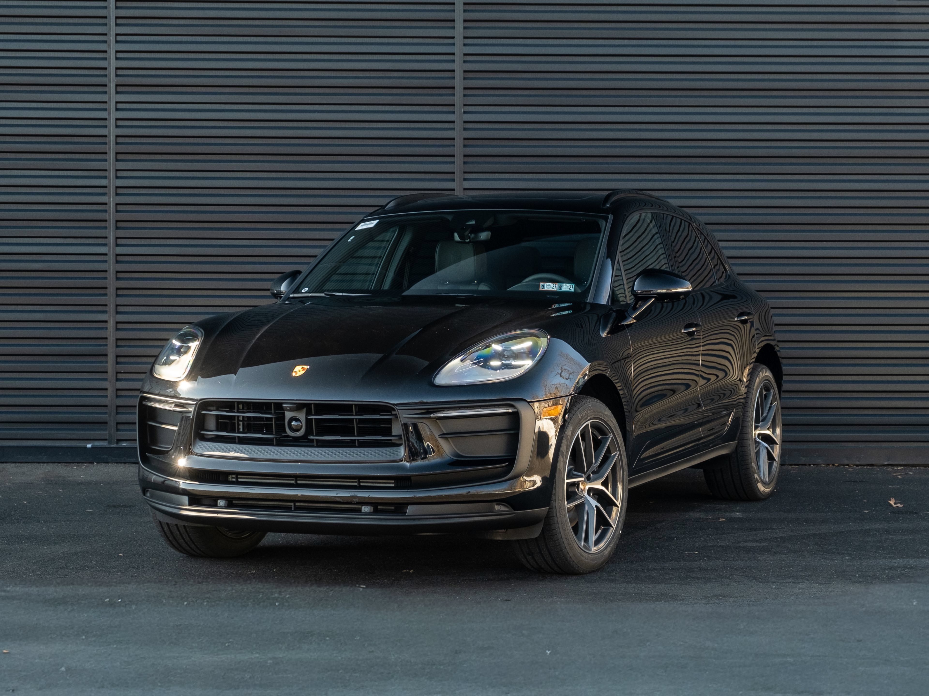 Certified 2026 Porsche Macan AWD/4WD image 1