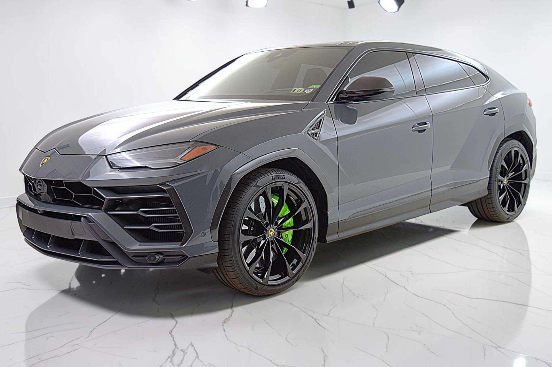 Used 2022 Lamborghini Urus AWD/4WD image 2