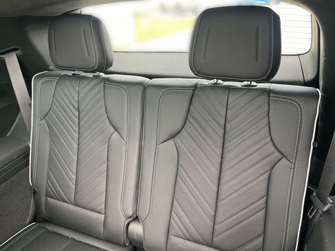Certified 2026 Cadillac Vistiq Platinum w/ LPO, Floor Liner Package AWD/4WD image 27