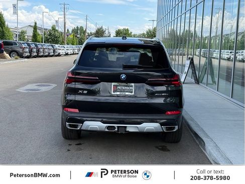 New 2026 BMW X5 xDrive50e w/ Premium Package AWD/4WD image 4