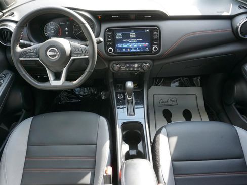 Used 2024 Nissan Kicks SR w/ SR Premium Package FWD image 10