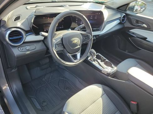 Certified 2025 Chevrolet Trax LT w/ Driver Confidence Package FWD image 19