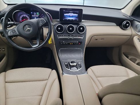 Used 2019 Mercedes-Benz GLC 350e 4MATIC w/ Premium Package image 22