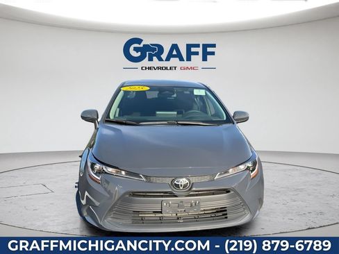 Used 2025 Toyota Corolla LE FWD image 9