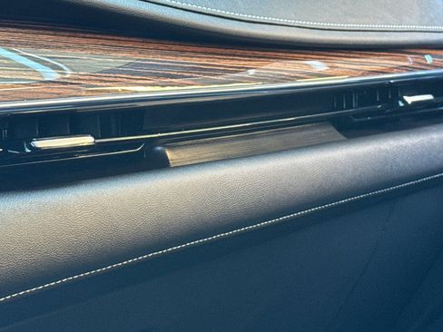 Used 2023 Cadillac Escalade Premium Luxury image 27