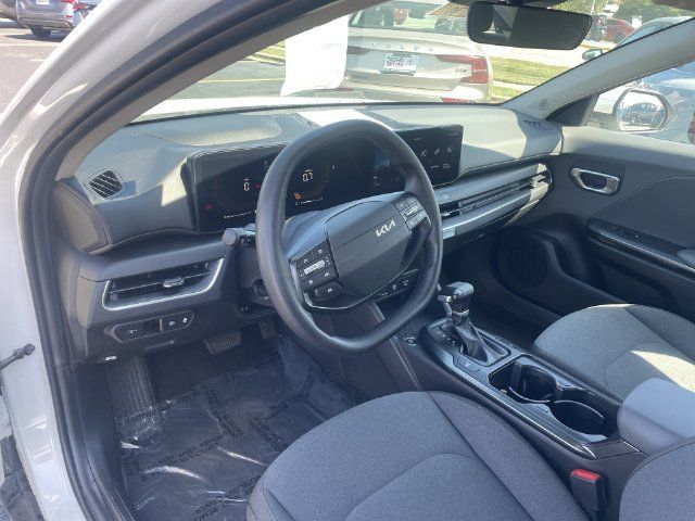 Used 2025 Kia K4 FWD image 18